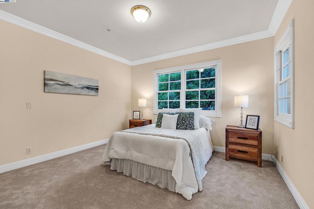 OAK TREE FARMS - Residential
