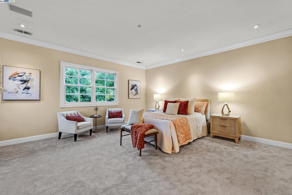 OAK TREE FARMS - Residential