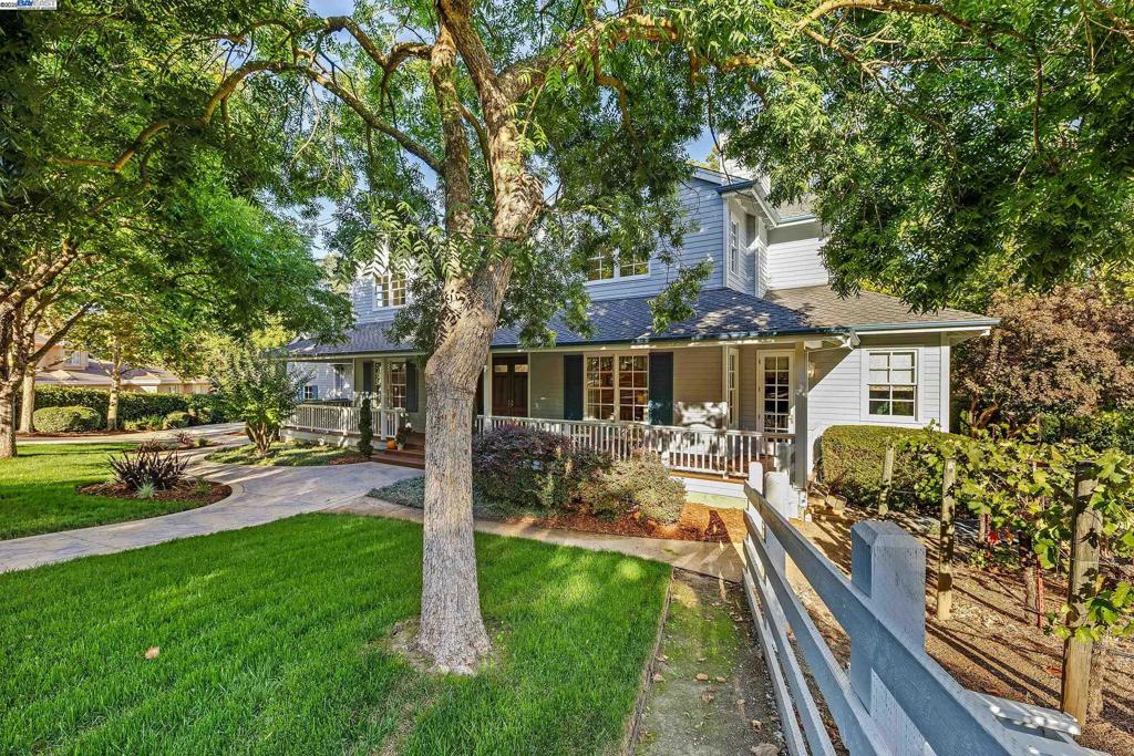 OAK TREE FARMS - Residential