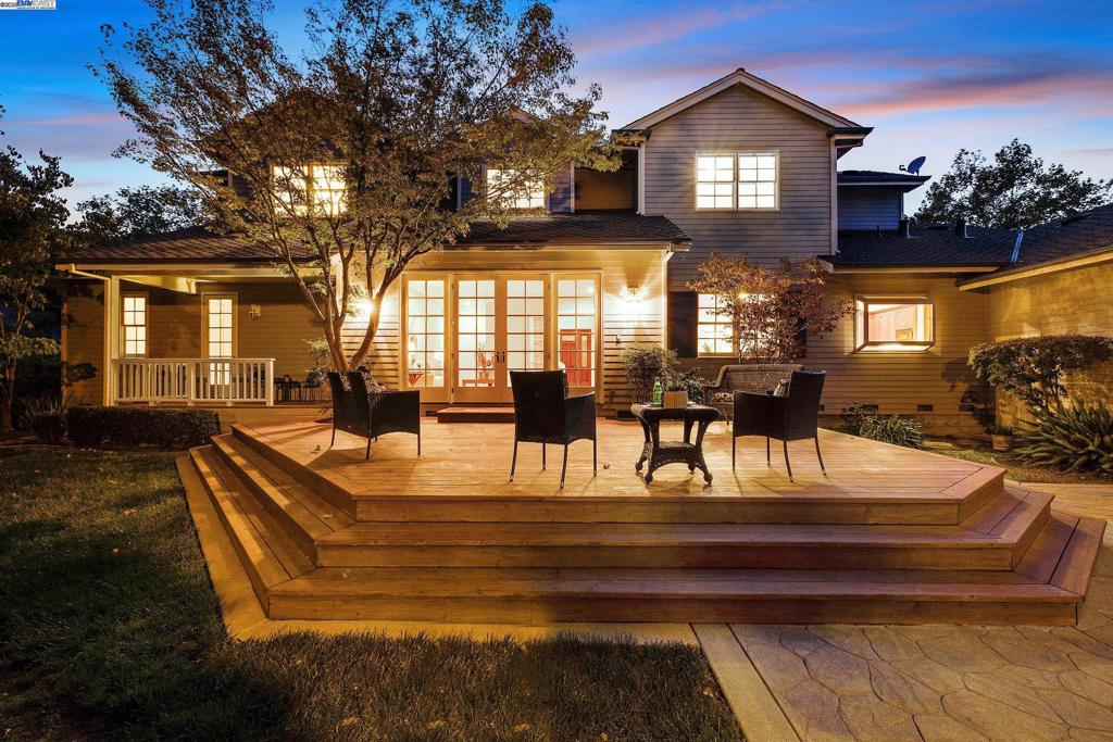 OAK TREE FARMS - Residential