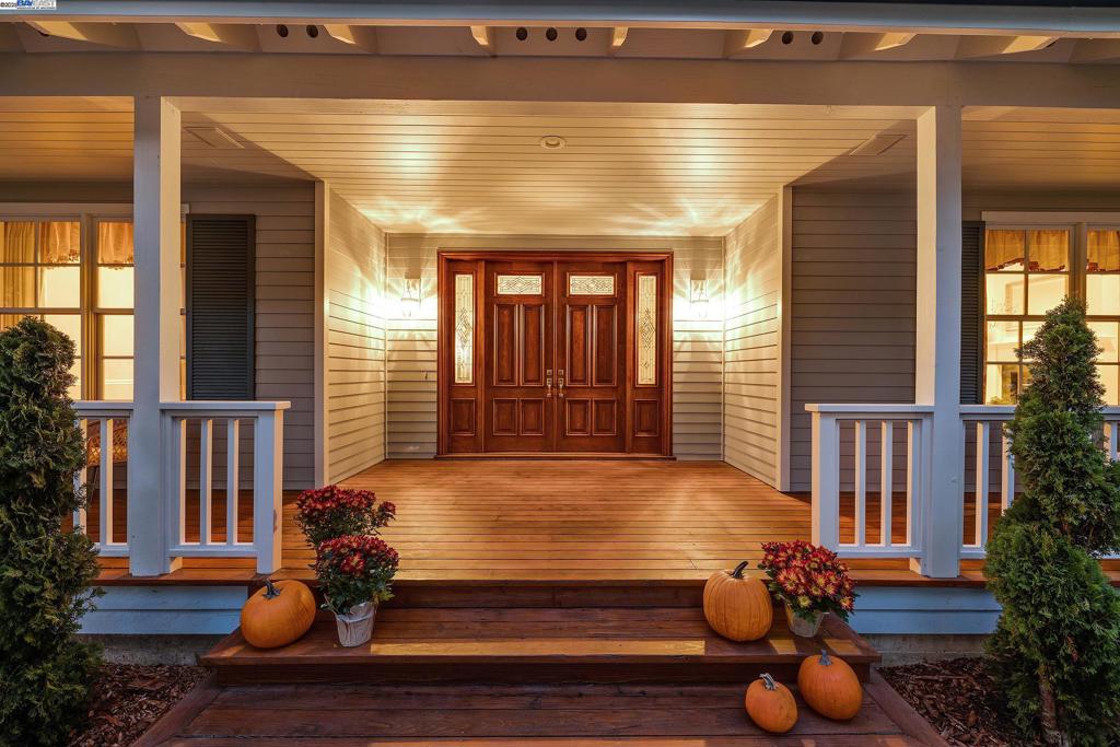 OAK TREE FARMS - Residential