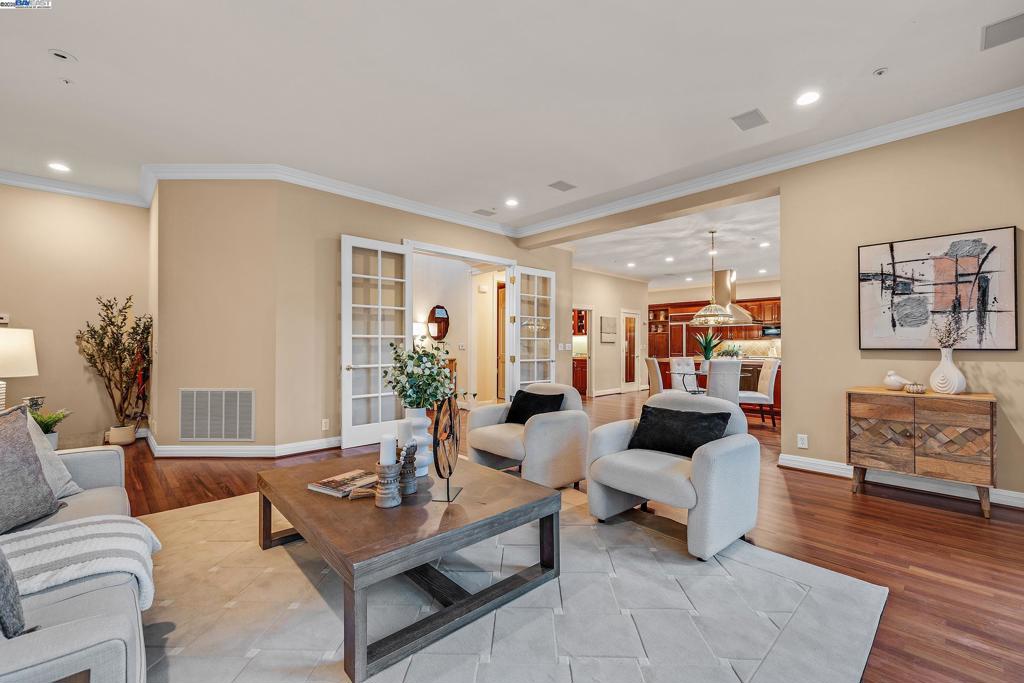 OAK TREE FARMS - Residential