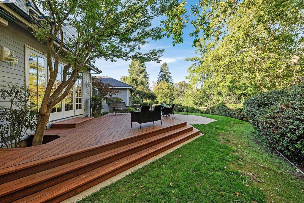 OAK TREE FARMS - Residential