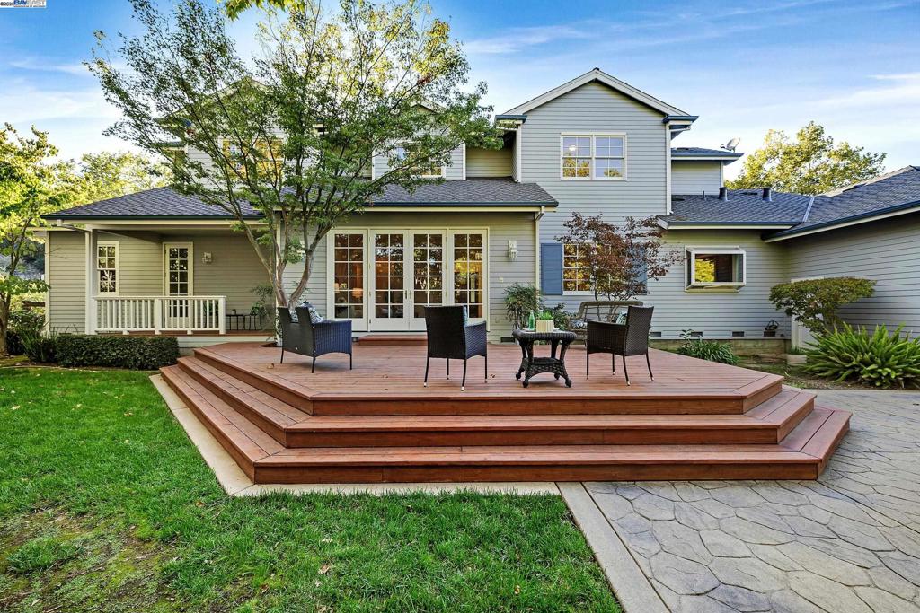 OAK TREE FARMS - Residential