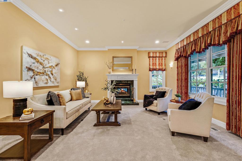 OAK TREE FARMS - Residential