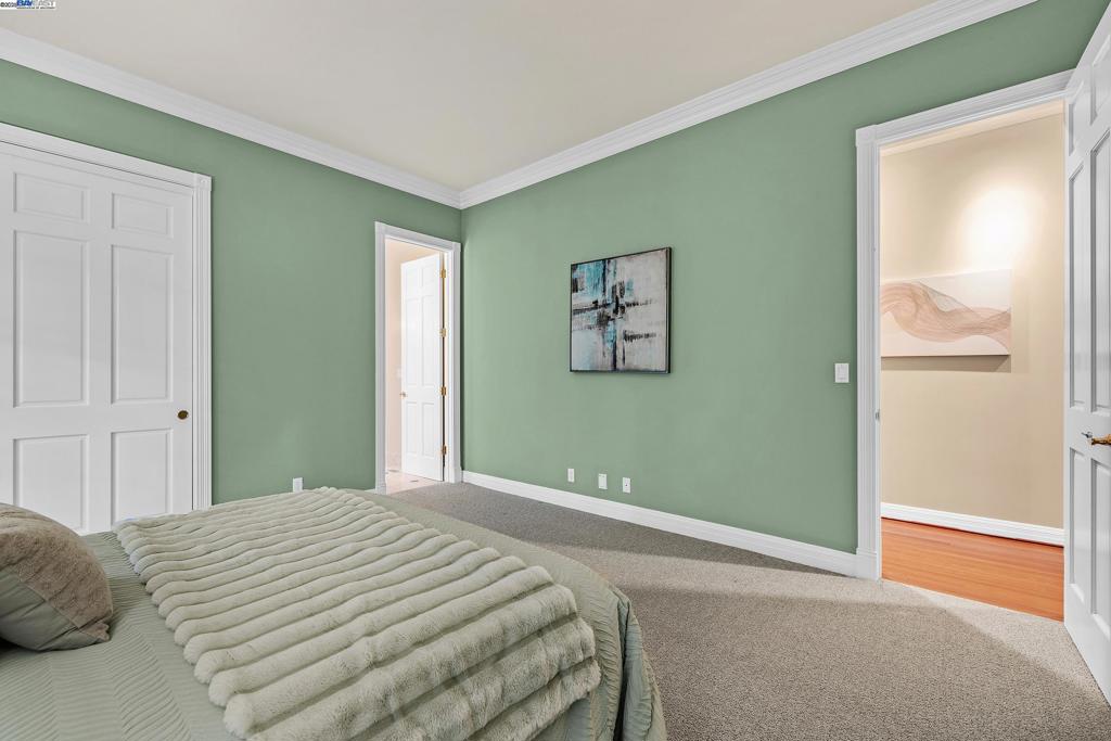OAK TREE FARMS - Residential