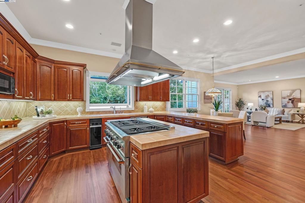 OAK TREE FARMS - Residential
