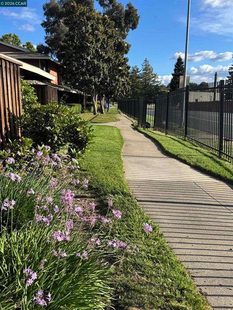 Photo of 2007 Olivera Rd RD, Concord, CA 94520 (MLS # 41136428)