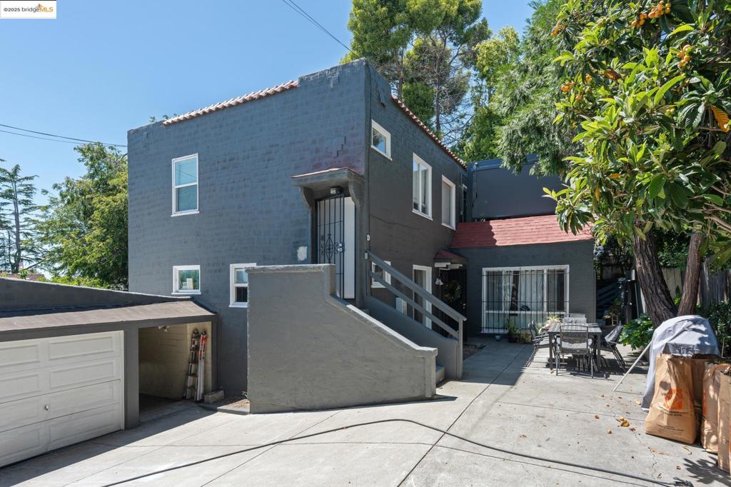 BELLA VISTA HILL - Residential