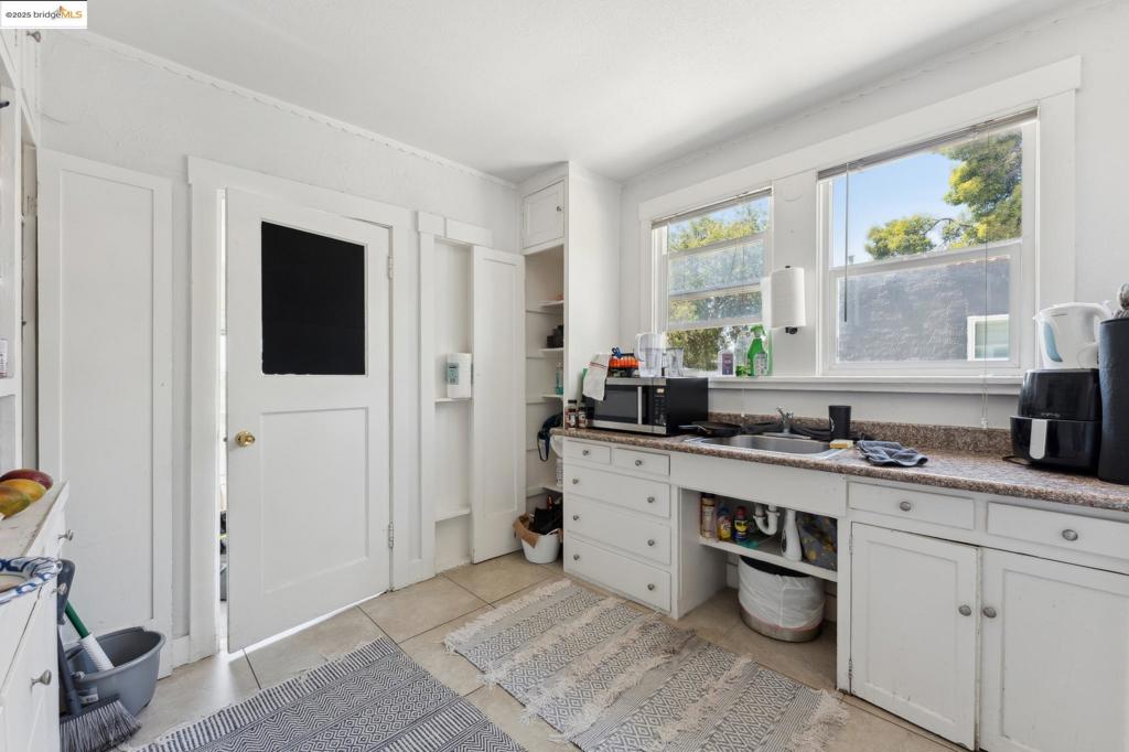 BELLA VISTA HILL - Residential