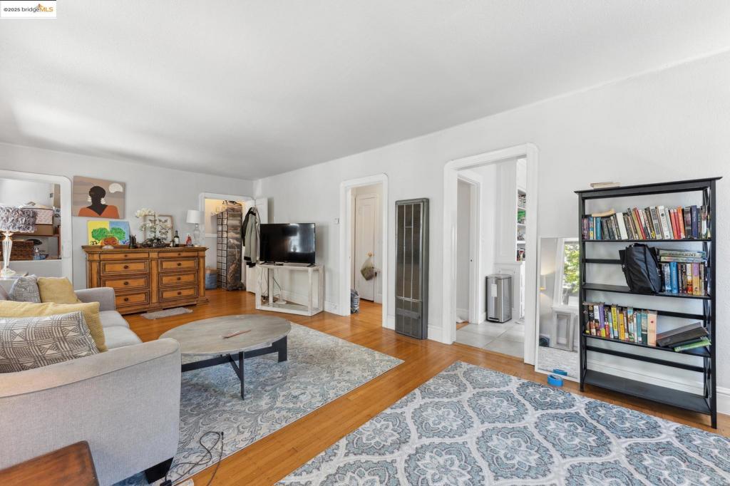 BELLA VISTA HILL - Residential