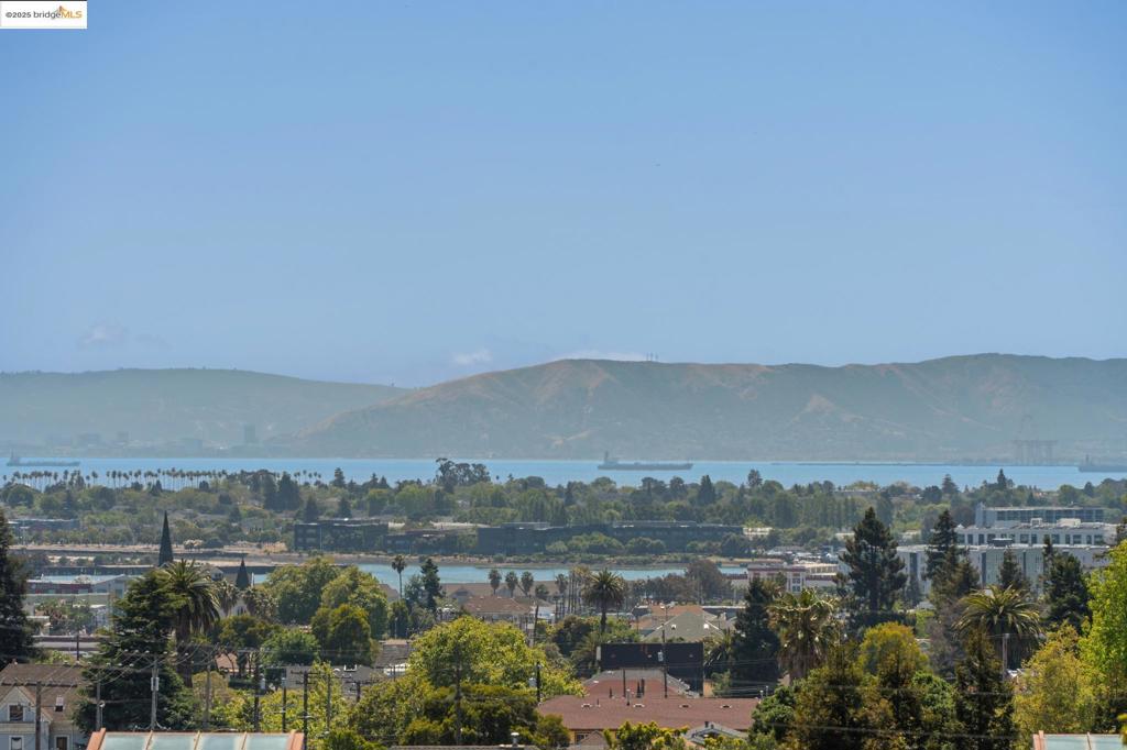 BELLA VISTA HILL - Residential