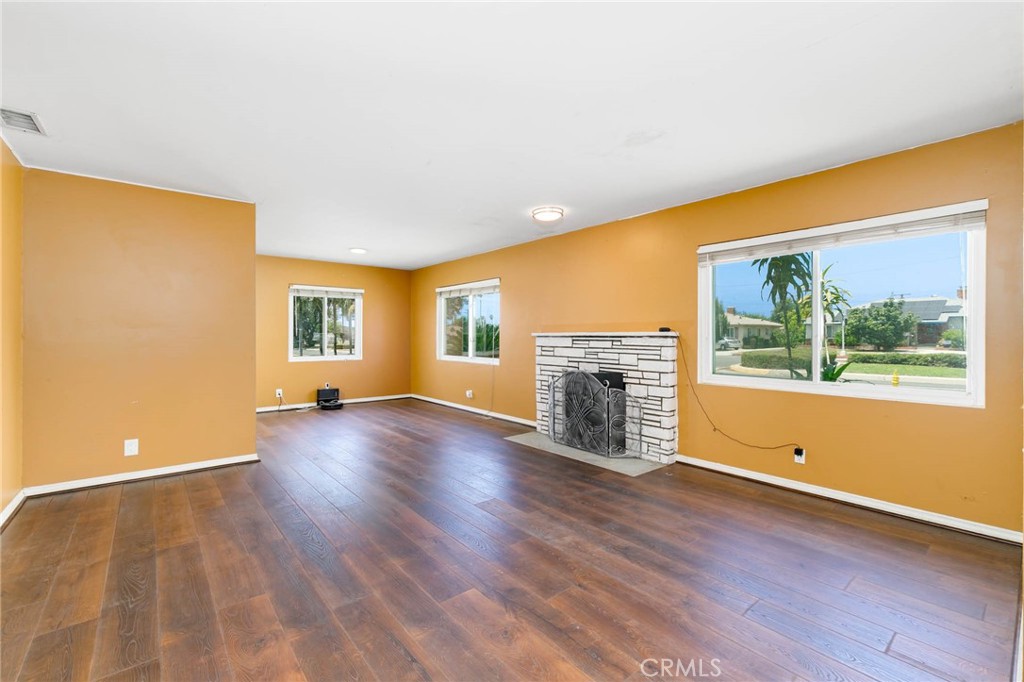 1606 E Rowland Avenue