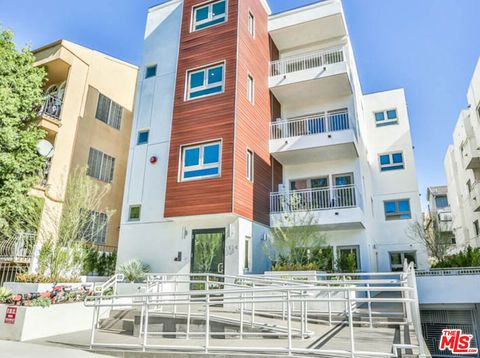 Photo of 1424 S BENTLEY Avenue #402, Los Angeles, CA 90025 (MLS # 26827195)