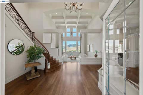 Photo of 27 Eagle Ridge Ln Ln, Danville, CA 94506 (MLS # 41138143)