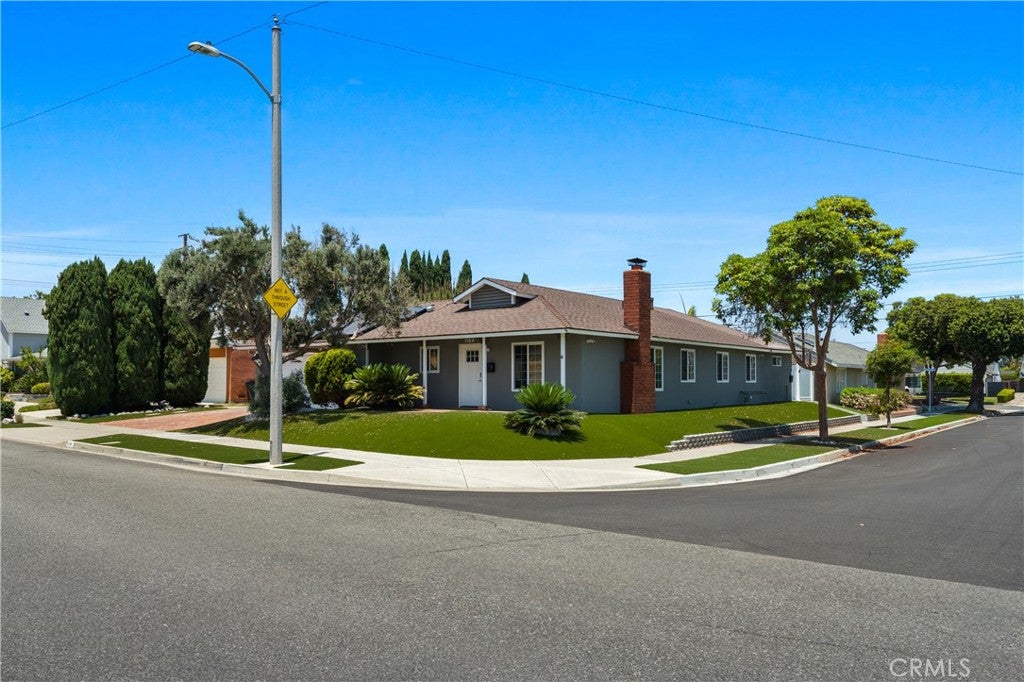 1184 Dorset LN, Costa Mesa CA 92626