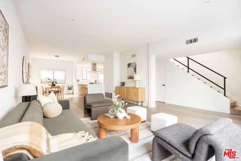 Photo of 1823 N Fuller Avenue #4, Los Angeles, CA 90046 (MLS # 26829271)