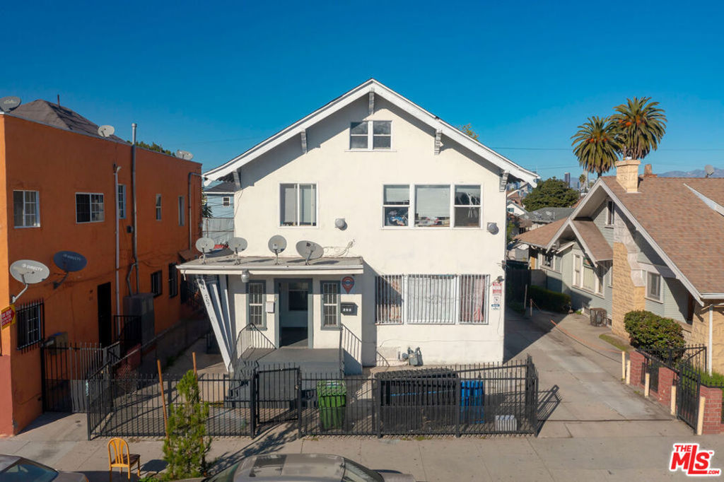205 W Vernon Avenue