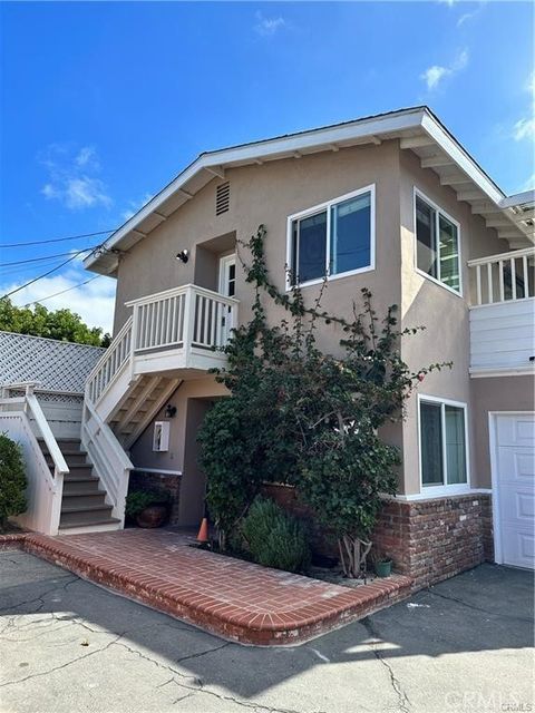 Photo of 372 20th Street #C, Costa Mesa, CA 92627 (MLS # PW25244998) Photo of 372 20th Street #C, Costa Mesa, CA 92627 (MLS # PW25244998)