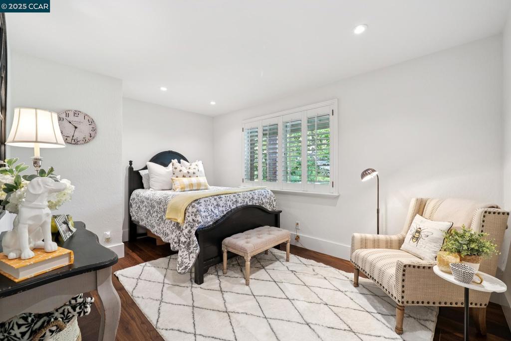 HIDDEN OAKS - Residential