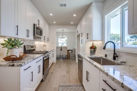 Photo of 912 S Courtney Avenue, Fullerton, CA 92833 (MLS # PW26091379)