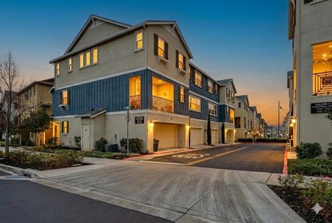 Photo of 4022 4022 Windsor Way Way, Dublin, CA 94568 (MLS # 41119762)