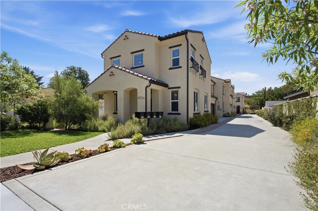 872 W Walnut Avenue A