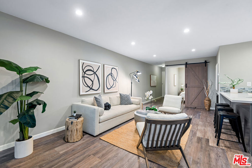 11645 Montana Avenue 121