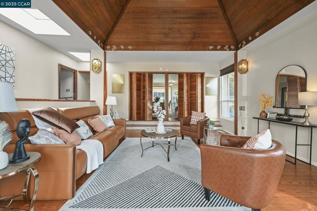 MIRAVISTA HIGHLS - Residential