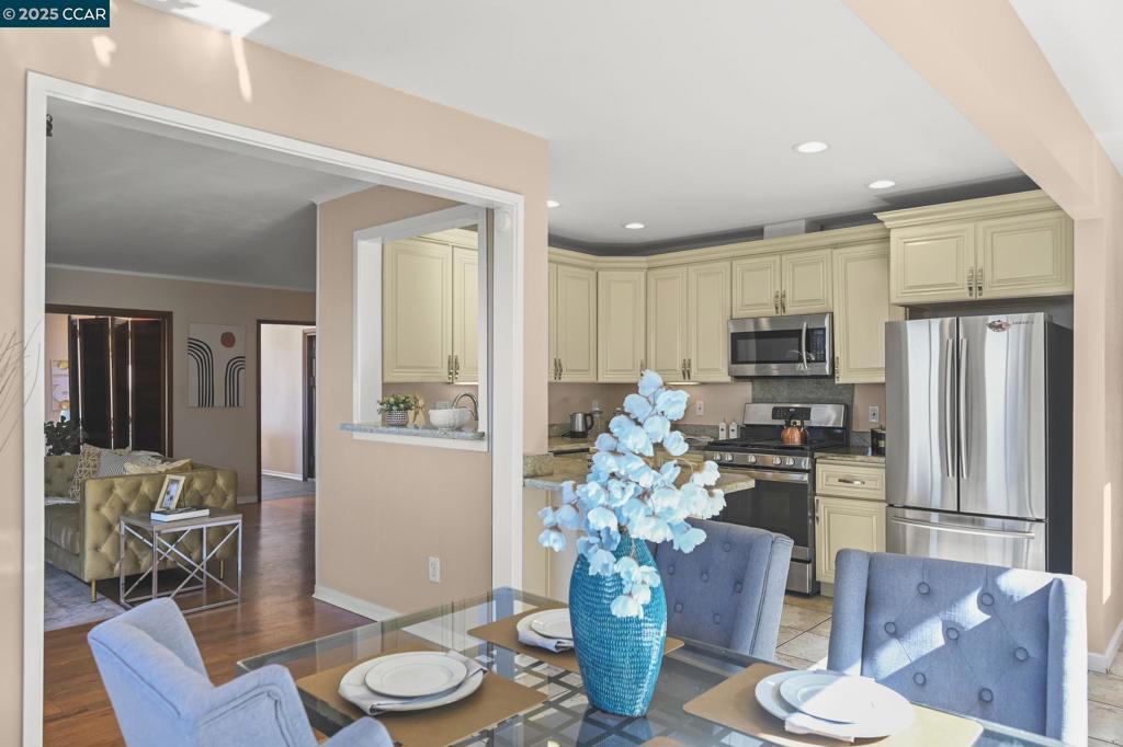 MIRAVISTA HIGHLS - Residential