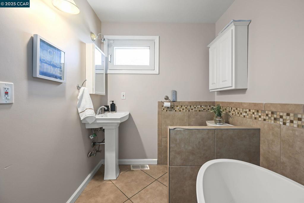 MIRAVISTA HIGHLS - Residential