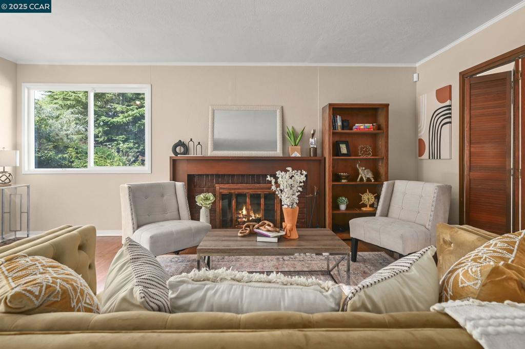 MIRAVISTA HIGHLS - Residential