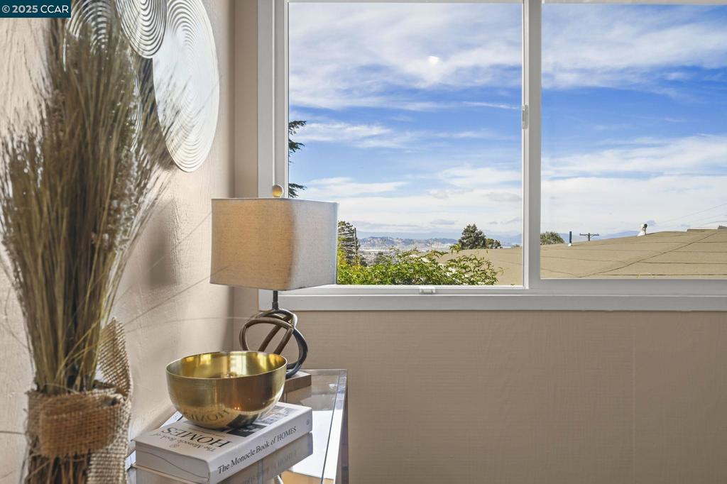 MIRAVISTA HIGHLS - Residential