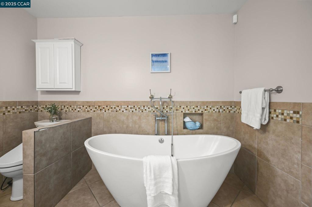 MIRAVISTA HIGHLS - Residential