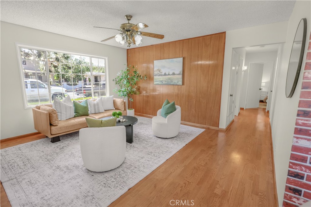 209 N Donneybrooke