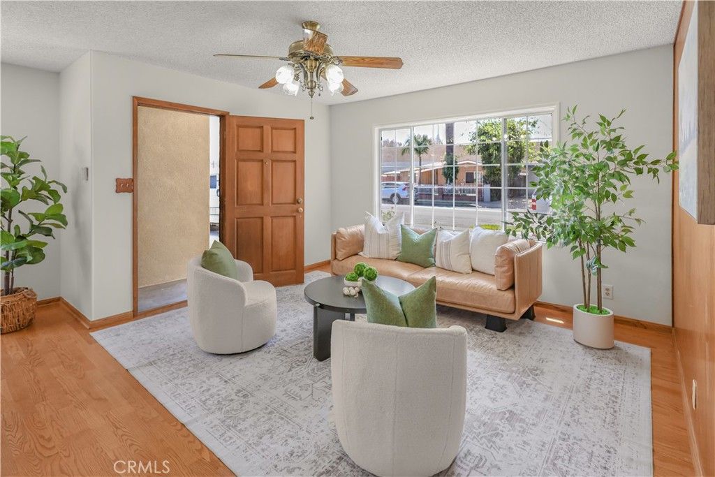 Photo of 209 N Donneybrooke ST, Orange, CA 92868 (MLS # OC26128092)