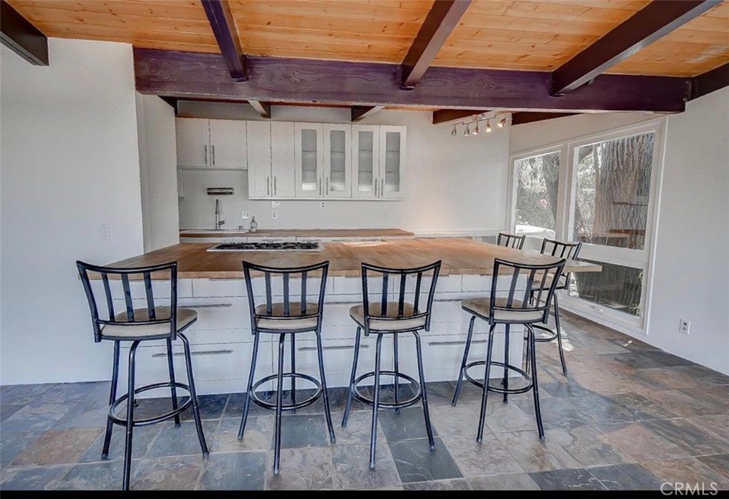 2370 Temple Hills Dr