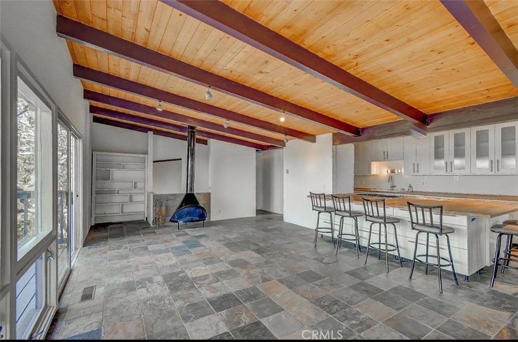 2370 Temple Hills Dr