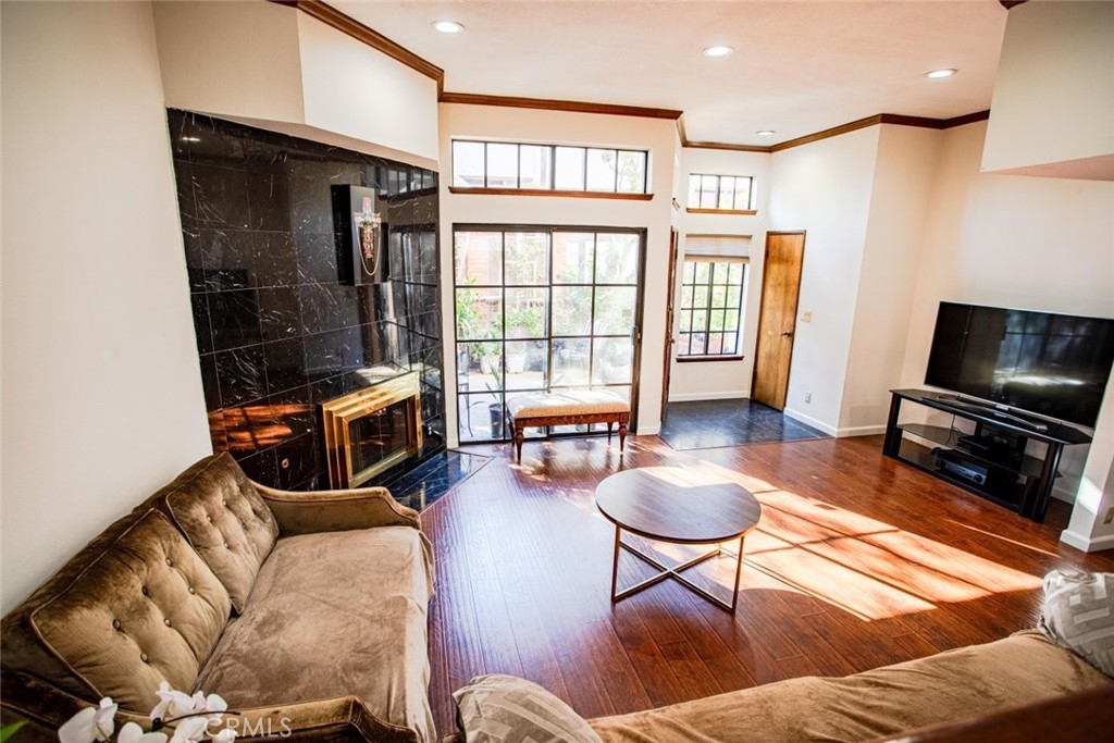 5327 Wilkinson Avenue 6