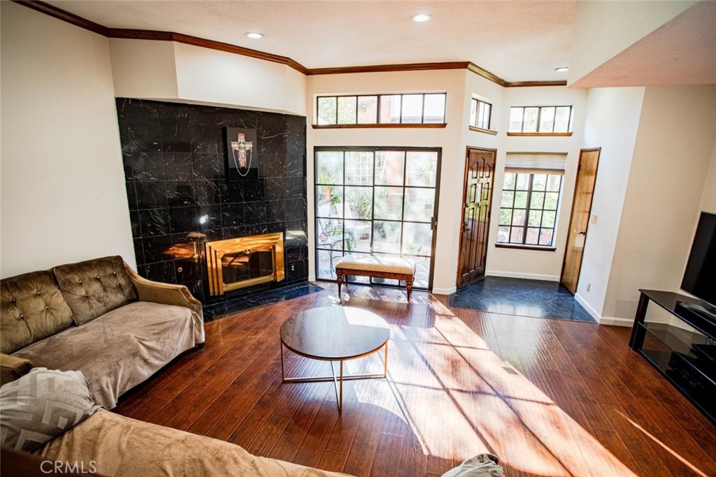 5327 Wilkinson Avenue 6