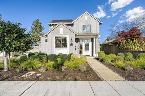 Photo of 1741 Connecticut Drive, Redwood City, CA 94061 (MLS # ML82032519)