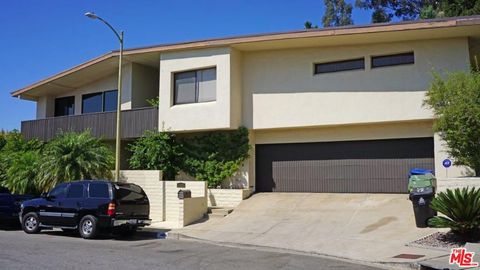 1461 Laurel Way Beverly Hills CA 90210