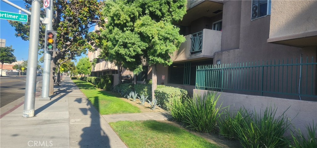 450 E 4th Street 240