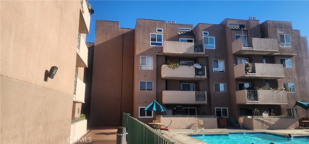 450 E 4th Street 240