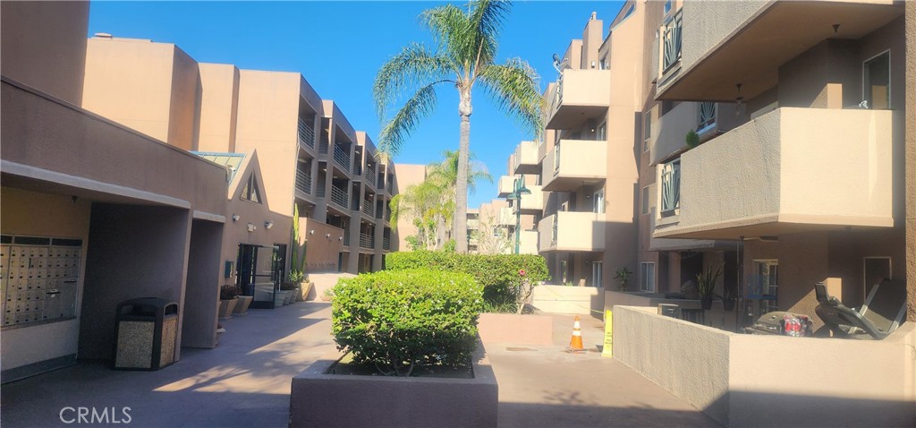 450 E 4th Street 240