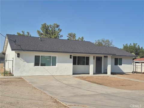 Photo of 14804 Live Oak St, Hesperia, CA 92345 (MLS # CV25214833)