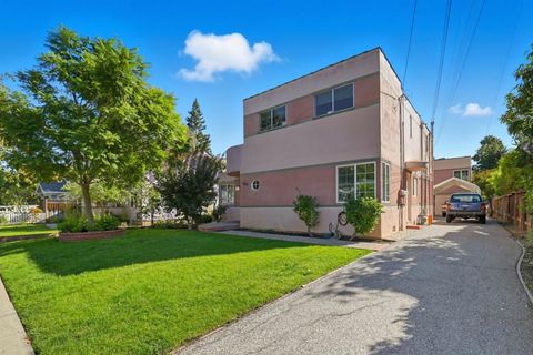 Photo of 560 Everett Avenue, Palo Alto, CA 94301 (MLS # ML82026224)