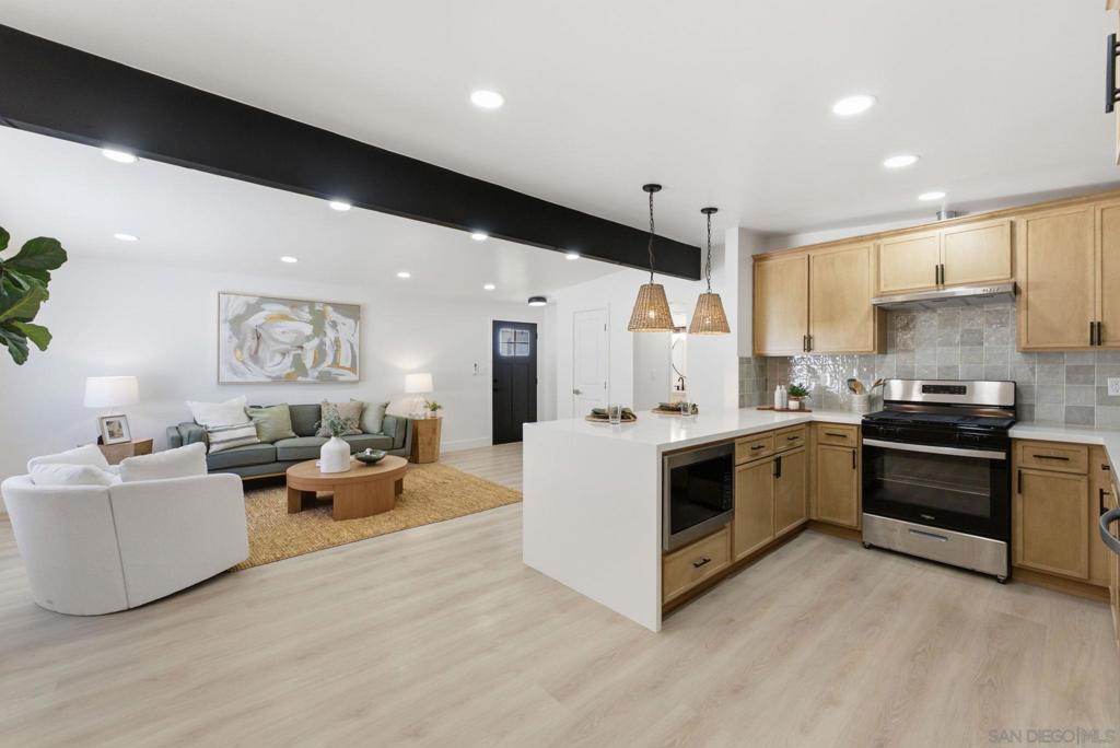 5002 Dubois Dr