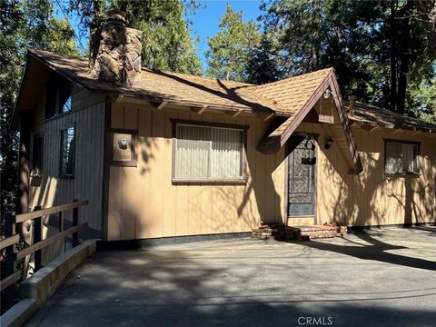 Photo of 23992 Lakeview Dr. Dr, Crestline, CA 92325 (MLS # PW26068963)