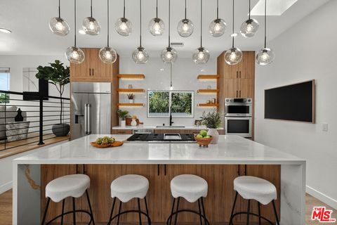 Photo of 2603 Crestmoore Place, Los Angeles, CA 90065 (MLS # 26678385)